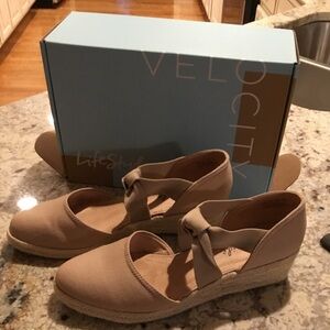 Life Stride Velocity 2.0 Kascade taupe canvas espadrilles.